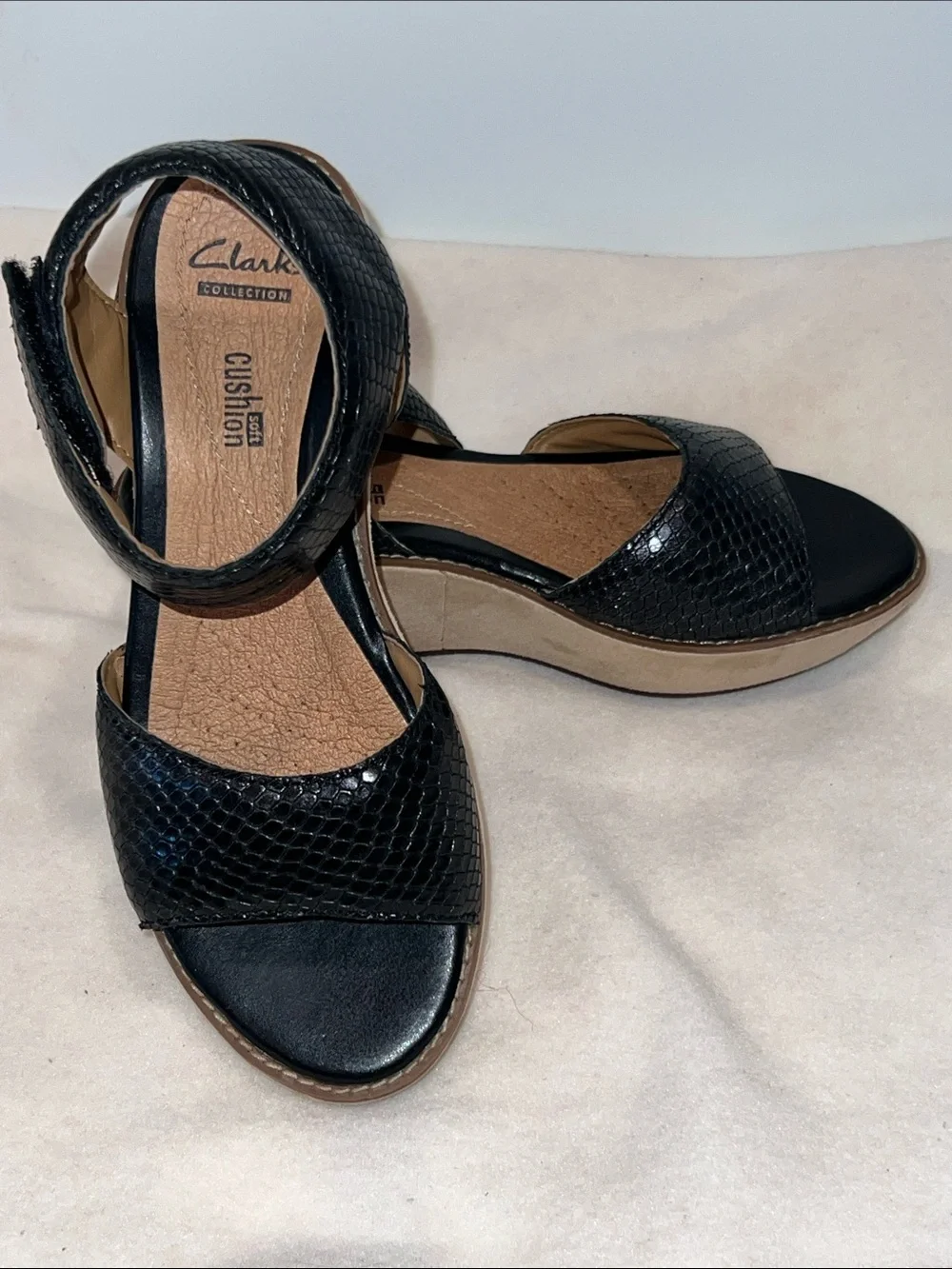 Clarks comfortable wedge